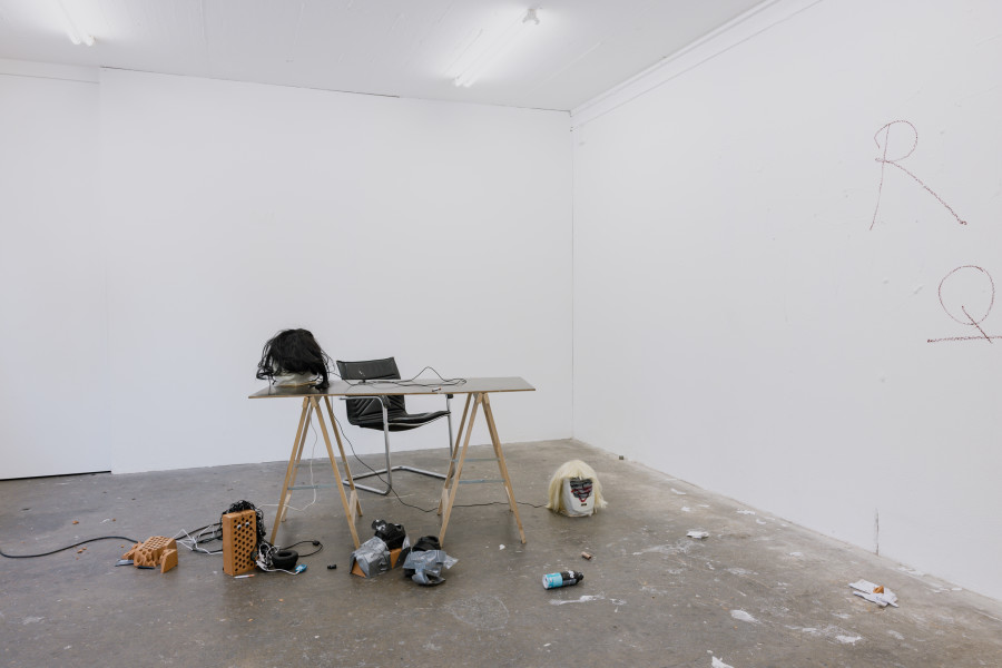 Exhibition view, Nelson Schaub, Platon est mort,  2025 / Photo : Julie Folly / Courtesy : the artist and WallStreet