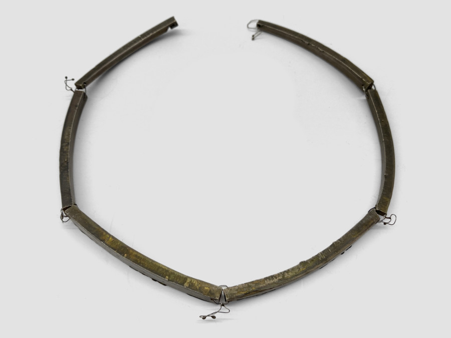 Bernhard Schobinger, Hacksilber-Collier / Hack-Silver-Collier, 1984, Necklace made of silver 800, 15 x 15 x 1 cm, Neckline 40 cm