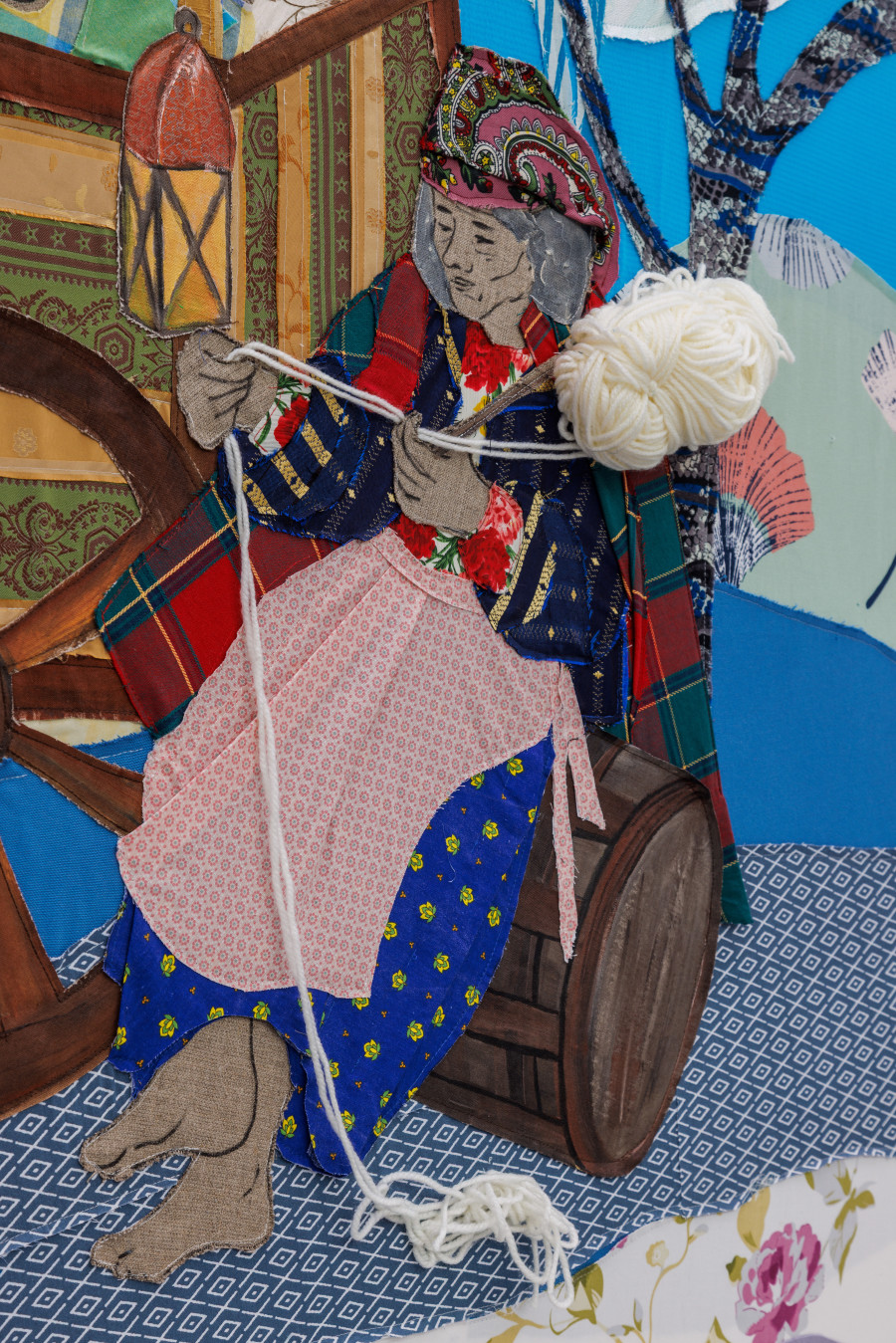 Małgorzata Mirga-Tas, Tełe Ćerhenia Jekh Jag, Detail view second floor Kunsthaus Bregenz, 2025, Siukar trasta widzian dale Kovaciskri jag (Beautfiul metal things come out of the blacksmith’s fire), 2025. Photo: Markus Tretter. © Małgorzata Mirga-Tas, Kunsthaus Bregenz. Courtesy of the artist, Foksal Gallery Foundation, Warsaw, Frith Street Gallery, London, Karma International, Zurich