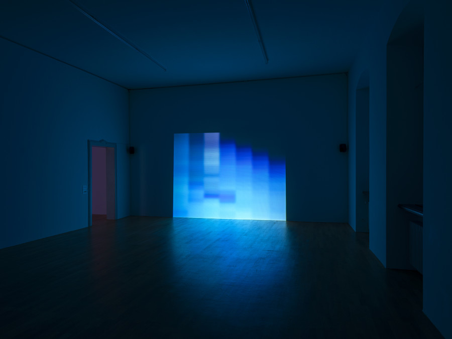 Valentina Triet, Provider in Spring 2006, 4:3, 13:59, in Of manners, of trips, Kunsthalle Winterthur, 2024. Foto: Cedric Mussano. Courtesy of Kunsthalle Winterthur.