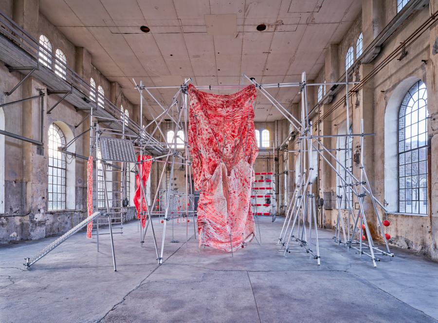 Sophie Hirsch: “Child’s Play”, Kunstraum Dornbirn 2025, Photo Günter Richard Wett, © the artist/Bildrecht Vienna 2025, courtesy of the artist/Galleria Doris Ghetta/ Zeller van Almsick.