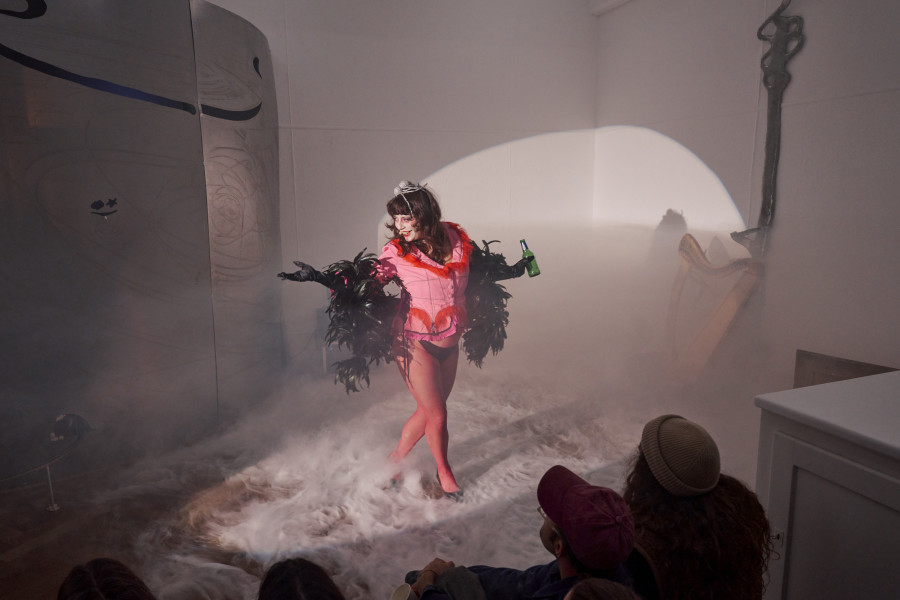 Rebecca Solari, POGO NEL BRODO, KRONE COURONNE, 2025. Credit photo: © Michal Schorro