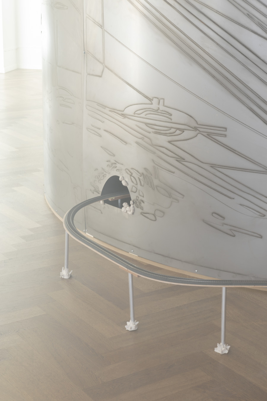 Rebecca Solari, POGO NEL BRODO, KRONE COURONNE, 2025. Credit photo: © Michal Schorro