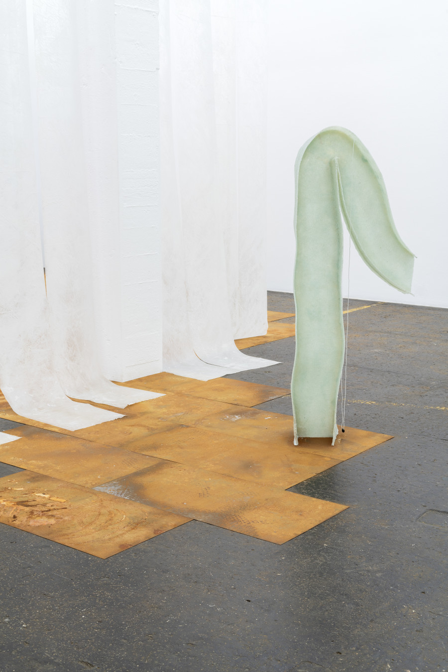 Sofía Salazar Rosales, «Imagínate vivir en Suiza y perderte esto», exhibition view, in the front: When the axial skeleton decides to speak, 2024. Photo: Kunst Halle Sankt Gallen, E. Sommer. Courtesy: the artist and ChertLüdde, Berlin.