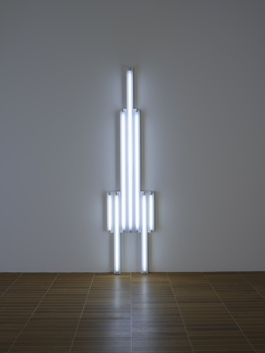 Dan Flavin, "monument" 7 for V. Tatlin, 1964 (Entwurf), cool white fluorescent light. © Stephen Flavin / 2024, ProLitteris, Zurich. Bayerische Staatsgemäldesammlungen - Sammlung Moderne Kunst in der Pinakothek der Moderne München, 2002 von PIN. Freunde der Pinakothek der Moderne. Photo Credit: Florian Holzherr