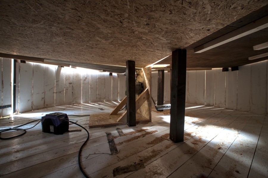 Exhibition view, R. Sebastian Schachinger, Der sichere Steinwurf lernt sich das durch das Ballspiel, SALTS, 2024. Photo credit: R. Sebastian Schachinger