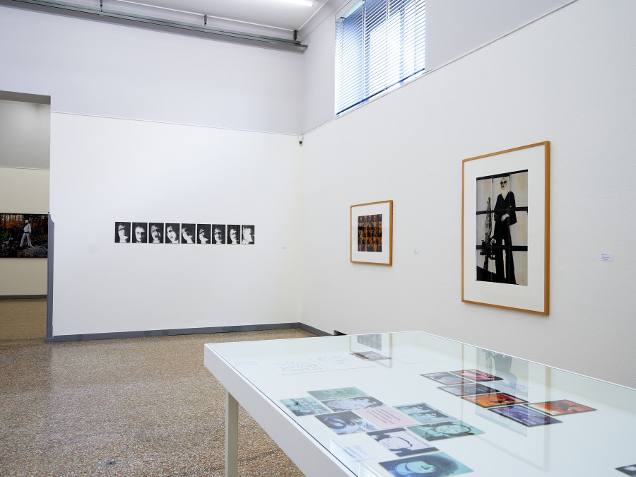Exhibition view, Ja, wir kopieren!, Strategien der Nachahmung in der Kunst seit 1970, Kunstmuseum Solothurn, 2022. Photo credit: David Aebi © Kunstmuseum Solothurn