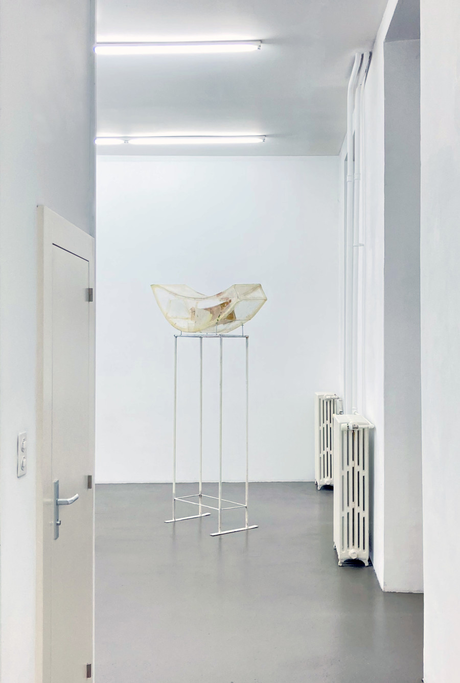 Exhibition view, Endlich Skulptur, Galerie Mezzanin, 2024.