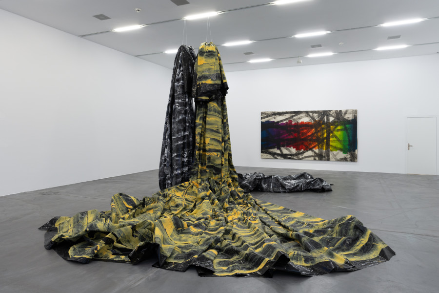 Exhibition view Sonia Kacem, Petra, 2013, Plastic sheeting, emulsion paint, nylon thread, Xanti Schawinsky, transition, 1960, oil on canvas. Sammlung Migros Museum für Gegenwartskunst. Photo: Studio Stucky, copyright Sonia Kacem and The Estate of Xanti Schawinsky