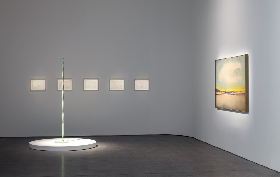 Exhibition view, Leiko Ikemura, Bündner Kunstmuseum Chur, 2025. Vogel-Säule, 2011/18 | Ohne Titel, Untitled ,1989 (5×) | Berlin Horizon I, 2012