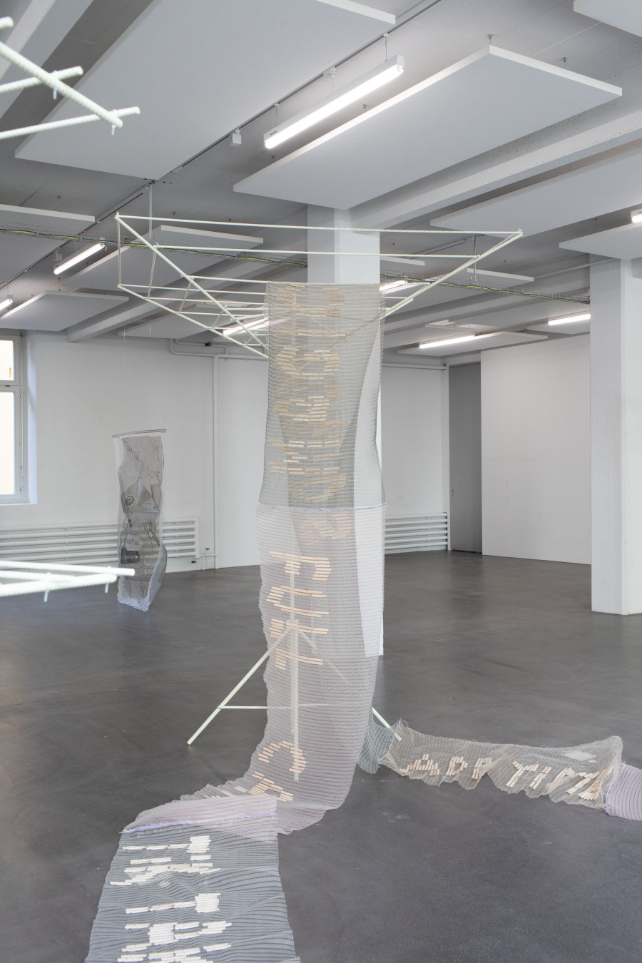 Ausstellungsansicht, "Stéphanie Baechler. They Call It Love", Kunstraum Baden, 2025. Foto: Anja Wille Schori