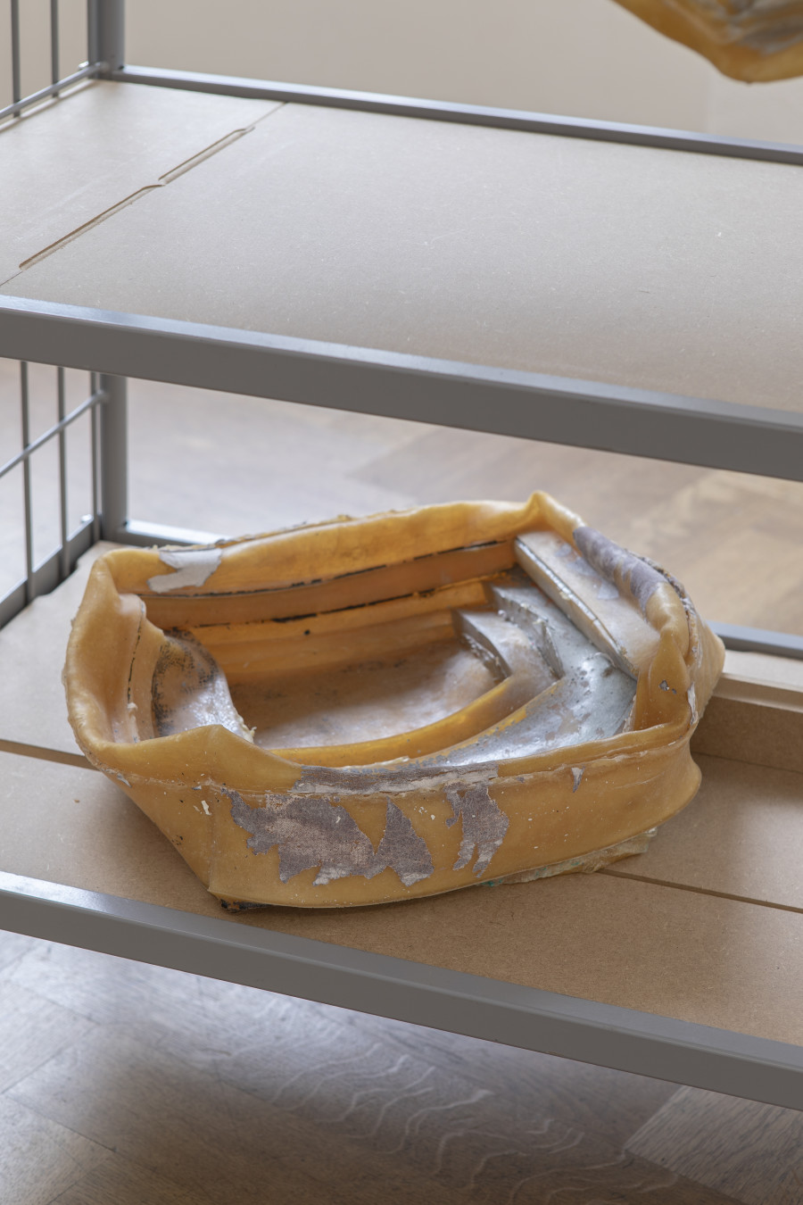 Installation view, A SEQUEL SEEPING NEARBY, Leolie Greet, KRONE COURONNE, 2025. Photo credit: Michal Schorro