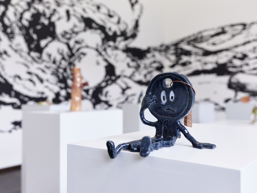 Cassidy Toner, Leaning on me #12, Keramik, glasiert, 15 x 17 x 18 cm. Courtesy of the artist & PHILIPPZOLLINGER, Zurich. Photo credit: Samuel Bramley