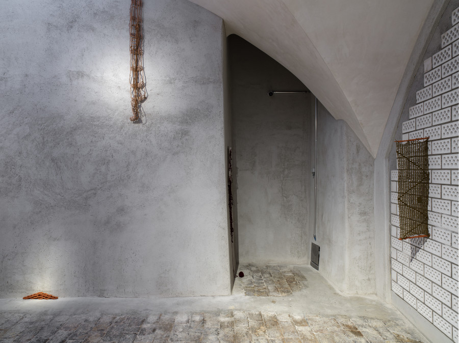 Exhibition view «nudos de tiempo» by ektor garcia, mixed media installation, Cabaret Voltaire 2022. Photo: Cedric Mussano. Courtesy: the artist