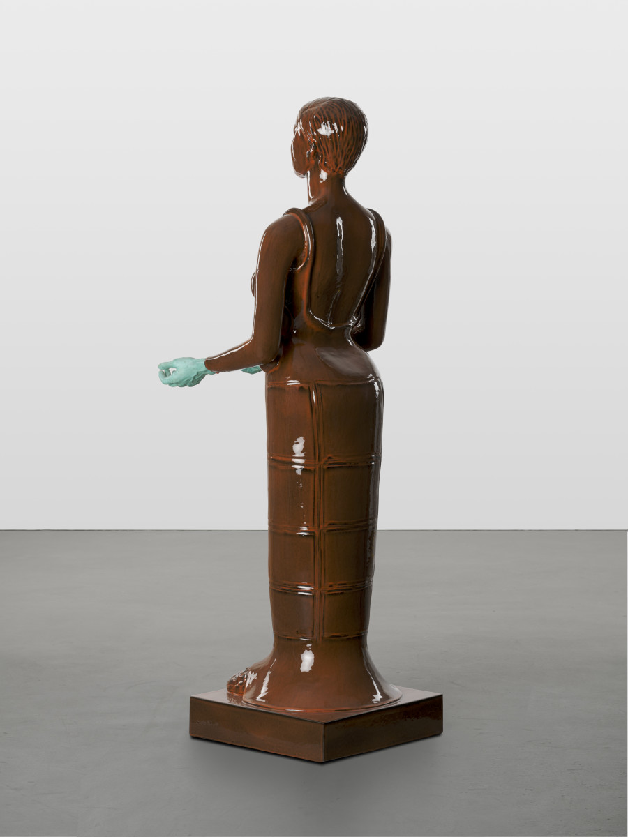 Mai-Thu Perret, Diana II, 2024, Glazed ceramic, green bronze, 158 x 44 x 44 cm. Photo: Mareike Tocha
