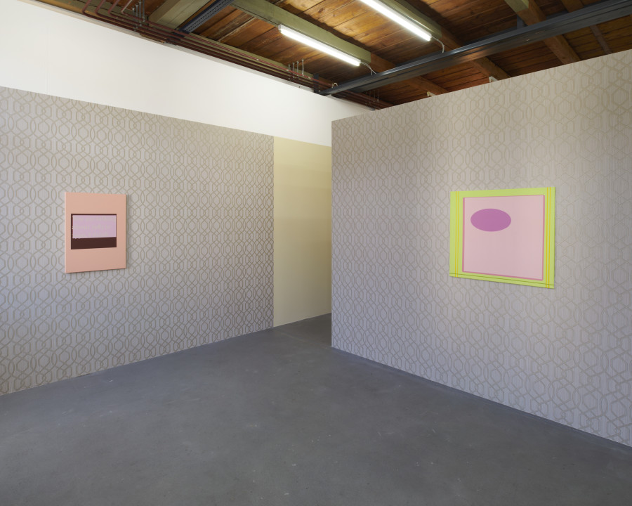 Exhibition view, Andreas Hochuli, The Year of the Babyshit Brown SUV, 2023. Photo : Guillaume Python. Courtesy of Kunsthalle Friart Fribourg and the artist