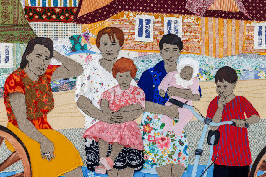 Małgorzata Mirga-Tas, Tełe Ćerhenia Jekh Jag, Detail view first floor Kunsthaus Bregenz, 2025, Kana werdan jawela kierdo andro drom (When the wagon is ready to go), 2025. Photo: Markus Tretter. © Małgorzata Mirga-Tas, Kunsthaus Bregenz. Courtesy of the artist, Foksal Gallery Foundation, Warsaw, Frith Street Gallery, London, Karma International, Zurich