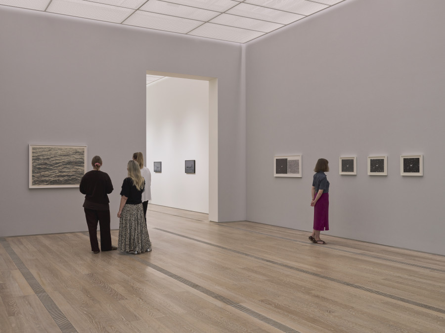 Vue d’installation « Vija Celmins », Fondation Beyeler, Riehen/Basel, 2025. © Vija Celmins, Courtesy Matthew Marks Gallery. Photo : Mark Niedermann