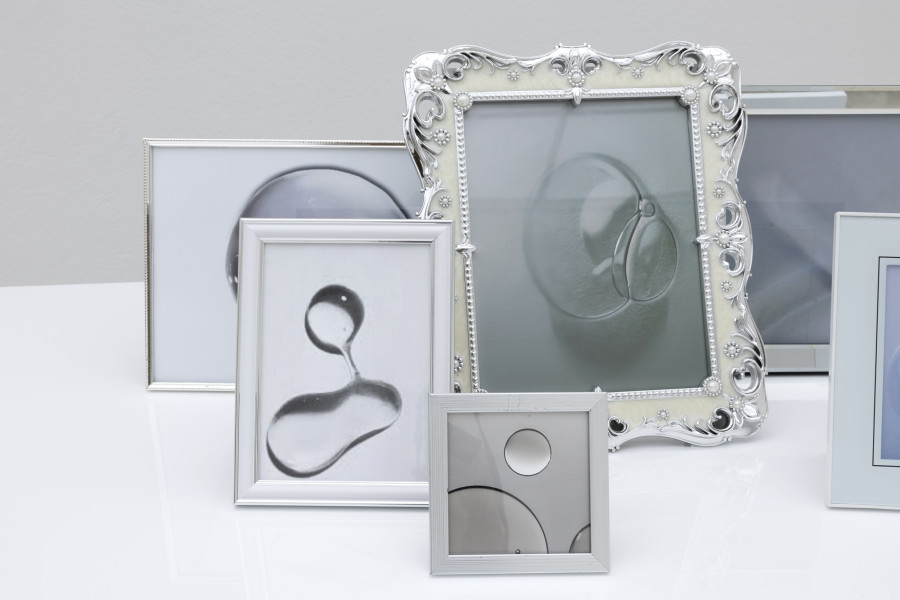 Hélène Fauquet, Delicate and sensitive, Detail / detail, 2023. Hélène Fauquet, Phenomena, Ausstellungsansicht / installation view, Kunsthaus Glarus, 2023. Foto / Photo: Gina Fo