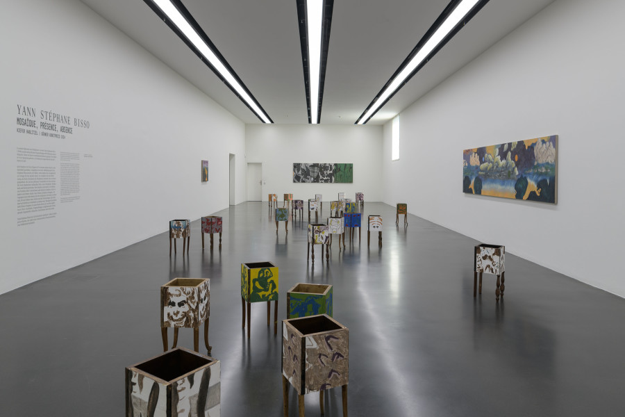 Ausstellungsansicht Yann Stéphane Bisso. Mosaïque, présence, absence, Kiefer Hablitzel | Göhner Kunstpreis 2024, Kunstmuseum Luzern, 2025, Foto: Marc Latzel