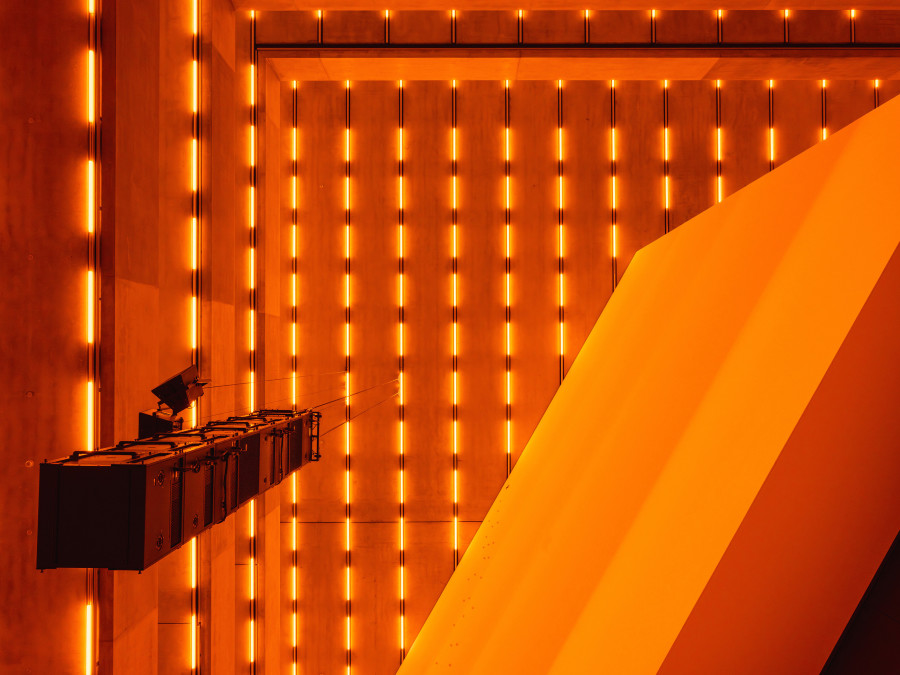 Steve McQueen, Bass, 2024, LED Light and Sound, Courtesy the artist, Co-commissioned work by Laurenz Foundation, Schaulager Basel and Dia Art Foundation, 15 June – 16 November 2025, Schaulager® Münchenstein/Basel (Installation view), Photo: Pati Grabowicz, © Steve McQueen
