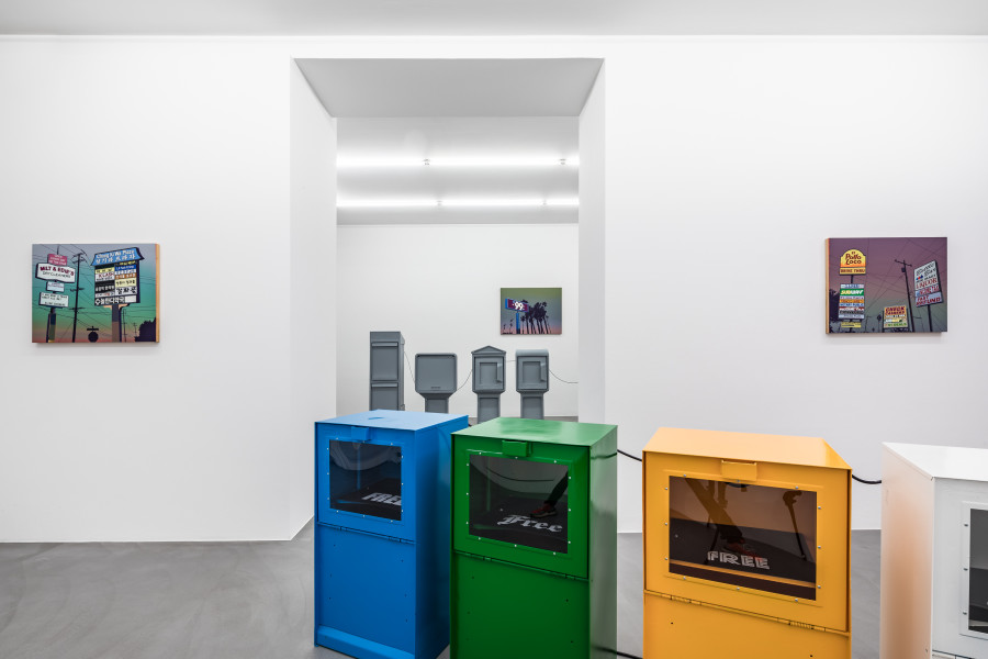 Exhibition view, Rita McBride & Glen Rubsamen, Daily Echo Free Mirror, Mai 36 Galerie, 2023. Photo credits: Peter Baracchi