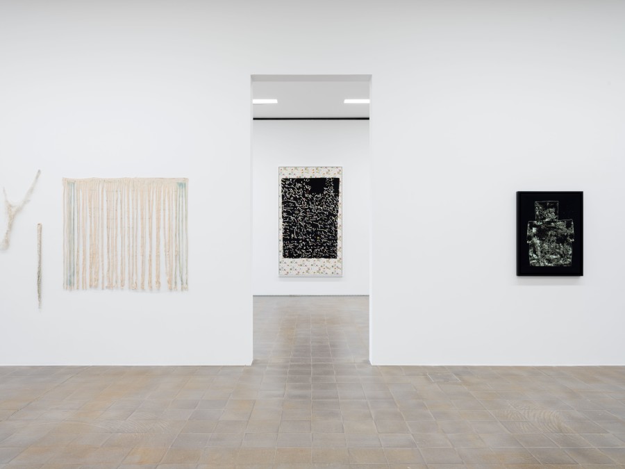 Exhibition view, Susan Hiller, Divided Self, Kunsthaus Biel Centre d’art Bienne, 2025. © The Estate of Susan Hiller; Courtesy of Lisson Gallery; photos Lea Kunz