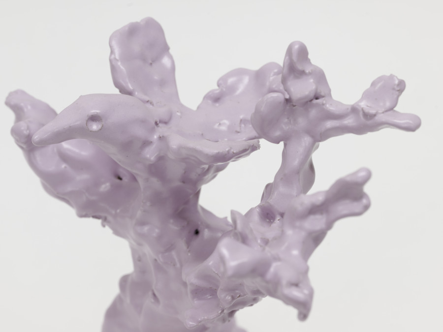 Mai-Thu Perret, Serene and still, like springtime in the flowers (detail), 2023, Glazed ceramic, 30 x 22.5 x 13 cm. Photo: Mareike Tocha
