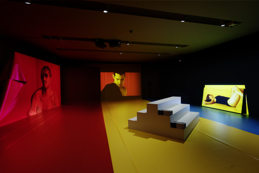 Alexandra Bachzetsis. 2020: Obscene. Installation view Kunsthaus Zürich, 2022. © Alexandra Bachzetsis, photo: Franca Candrian, Kunsthaus Zürich
