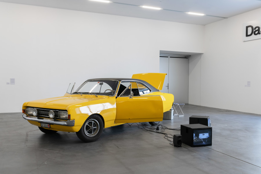 Exhibition view Acts of Friendship – Act 3, Migros Museum für Gegenwartskunst, Rirkrit Tiravanija, untitled 1995 (bon voyage monsieur Ackermann),1995, © the artist. Sammlung Migros Museum für Gegenwartskunst. Photo: Flavio Karrer