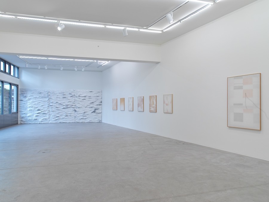 Exhibition view, Mirko Baselgia, materia viva, Galerie Urs Meile, Lucerne, Switzerland, 17.3.-29.4.2022, photo by Stefan Altenburger