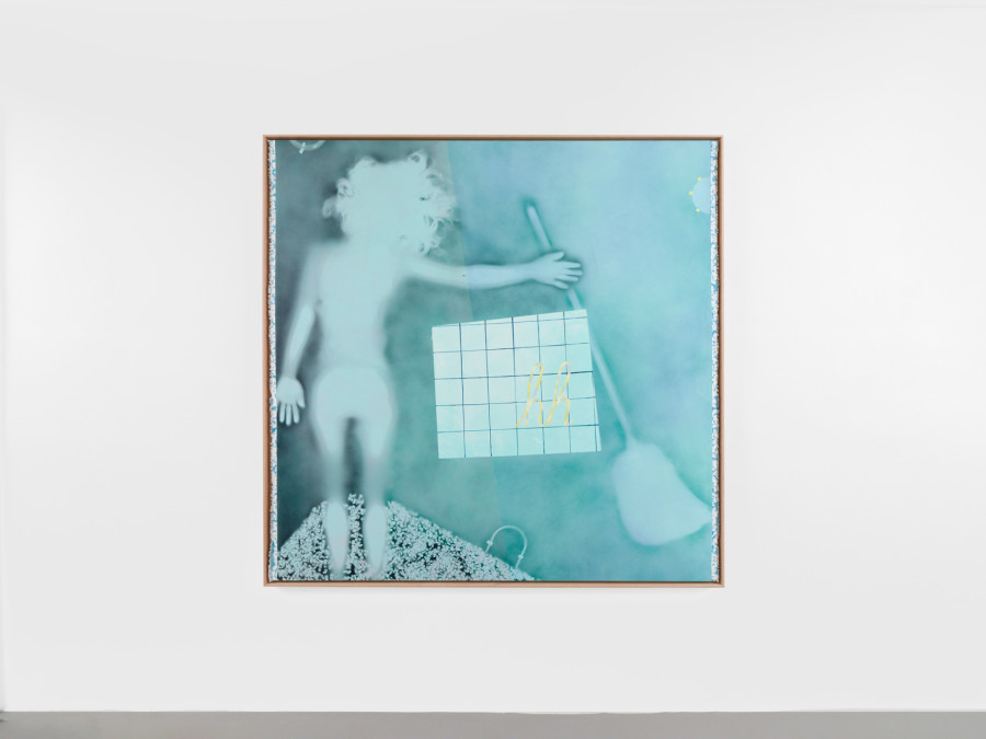 Hippolyte Hentgen, Bleue Vapeur, acrylique et encre sur toile, 2022, vue de l’exposition « Chambre à deux lits » à la Villa du Parc - centre d’art contemporain - Aurélien Mole, 2025