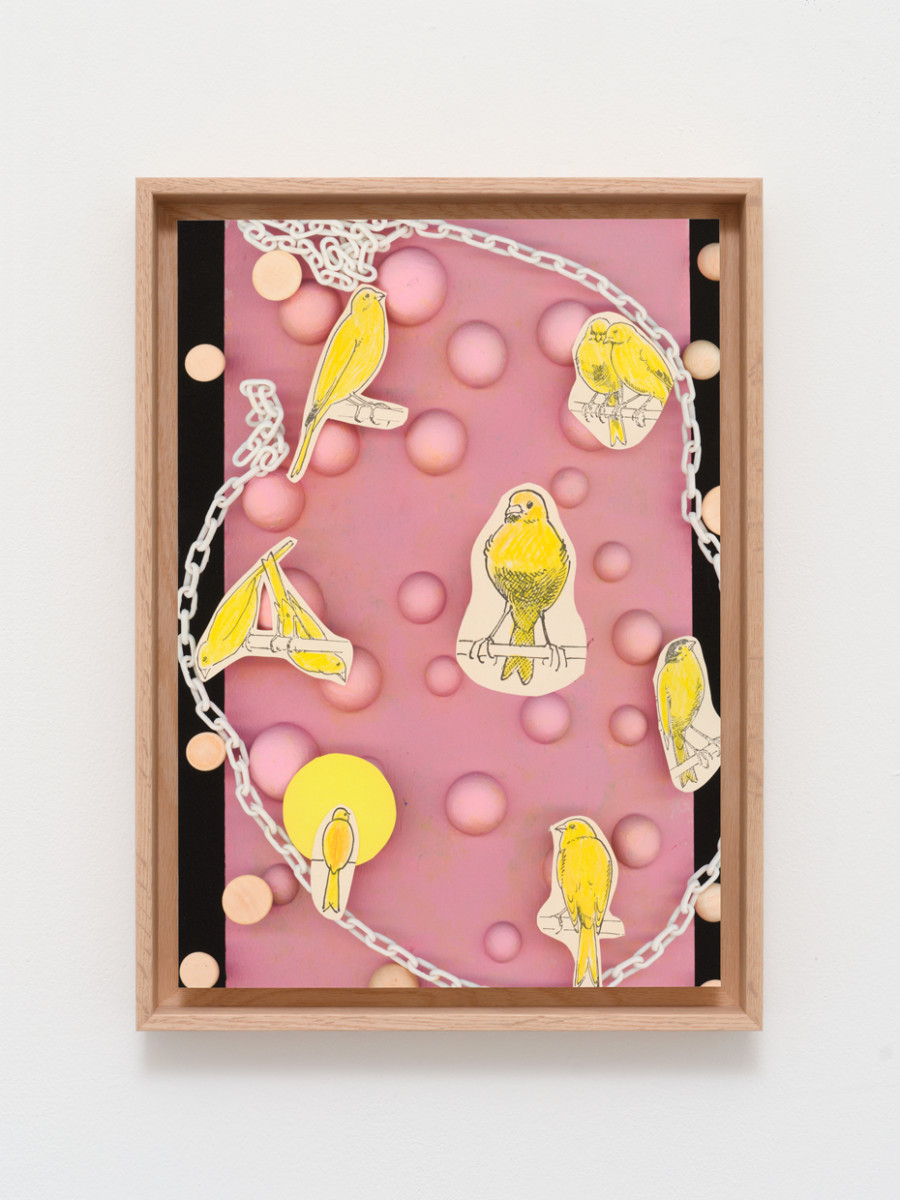 Hippolyte Hentgen, Fabule (le canari), en collaboration avec Christian Bernard, vue de l’exposition « Chambre à deux lits » à la Villa du Parc - centre d’art contemporain - Aurélien Mole, 2025 Hippolyte Hentgen, Fabule (le grillon), en collaboration avec Christian Bernard, vue de l’exposition « Chambre à deux lits » à la Villa du Parc - centre d’art contemporain - Aurélien Mole, 2025