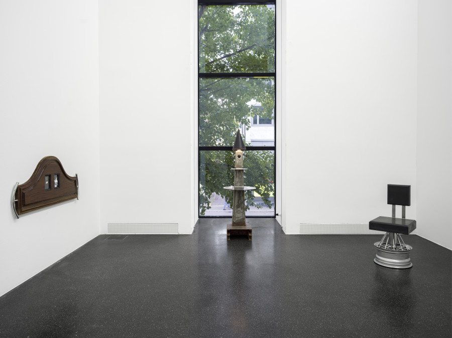 Installation view, Dozie Kanu, Galerie Francesca Pia, Zurich, 2022. Photo: Cedric Mussano
