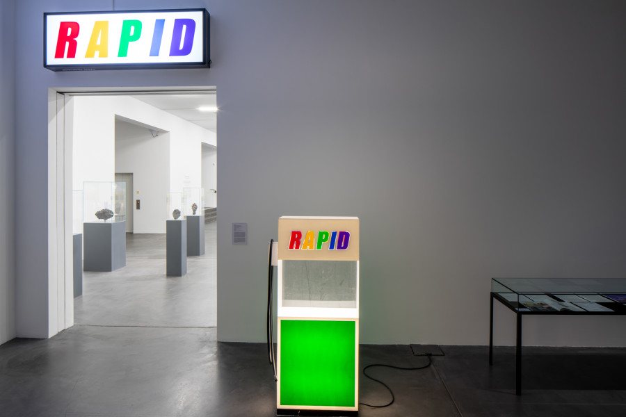 Peter Fend, RAPID Methane Gas Station, 2000, Sammlung Migros Museum für Gegenwartskunst, Foto: Lorenzo Pusterla