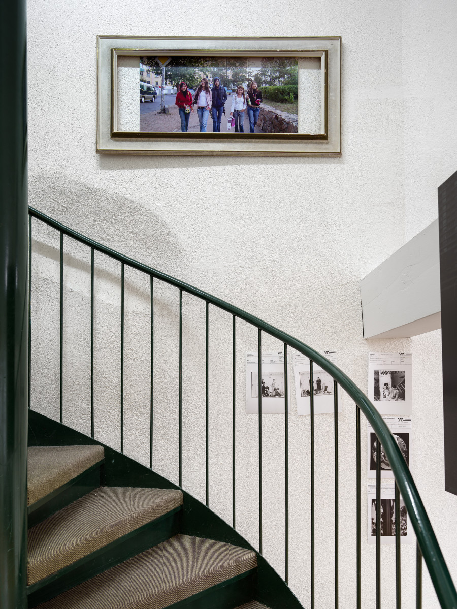 Sveta Mordovskaya, Keep Facing Sideways, 2025, in Passage du Commerce, Kunsthalle Winterthur, 2025. Photo: Cedric Mussano