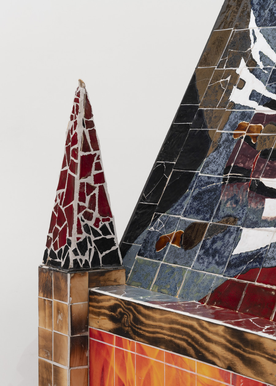 Detail of Tristebacio Club, Paranoia, 2024.Wood, glazed, ceramics, 120 x 175 x 210 cm. Ph by Riccardo Giancola. Images courtesy of artists and La Rada, Photography by Riccardo Giancola (@riccardo_giancola) and Emanuele Finardi (@e.m.hey)