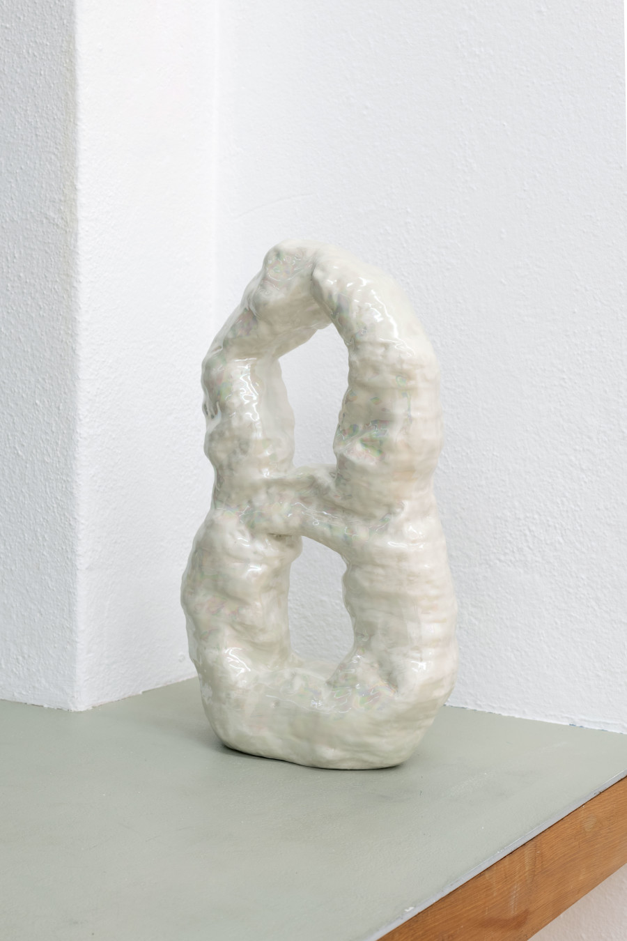 Barbara Kapusta, 8 (upright), 2018,
Porcelain, transparent glaze, and iridescent lustre, 53 × 32 × 10 cm