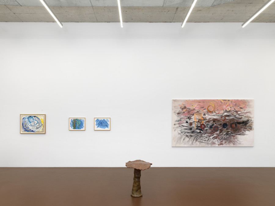 Simone Fattal, Sitter, Installation views, Karma International, Zurich, 2024. Courtesy of the artist and Karma International, Zurich. © Simone Fattal. Photo credits: Annik Wetter
