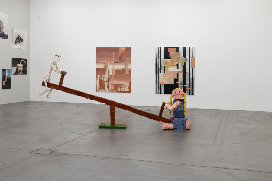 Exhibition view Acts of Friendship – Acts 1 & 2, Olaf Breuning, Woman and the Dead, 2007, Martin Kippenberger, Pictures under the Influence of Wind Direction I-IV (No. II and IV), 1986, Ruth Erdt, The Gang, 1984 - 2000. Sammlung Migros Museum für Gegenwartskunst, photo: Flavio Karrer