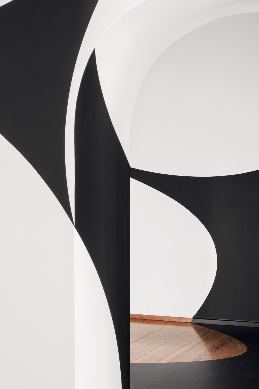 Dischi volanti, Mendrisio, 2026 (detail). Acrylic paint and vinyl film. © Felice Varini 2026, ProLitteris, Zurich. Photo: Mattia Mognetti