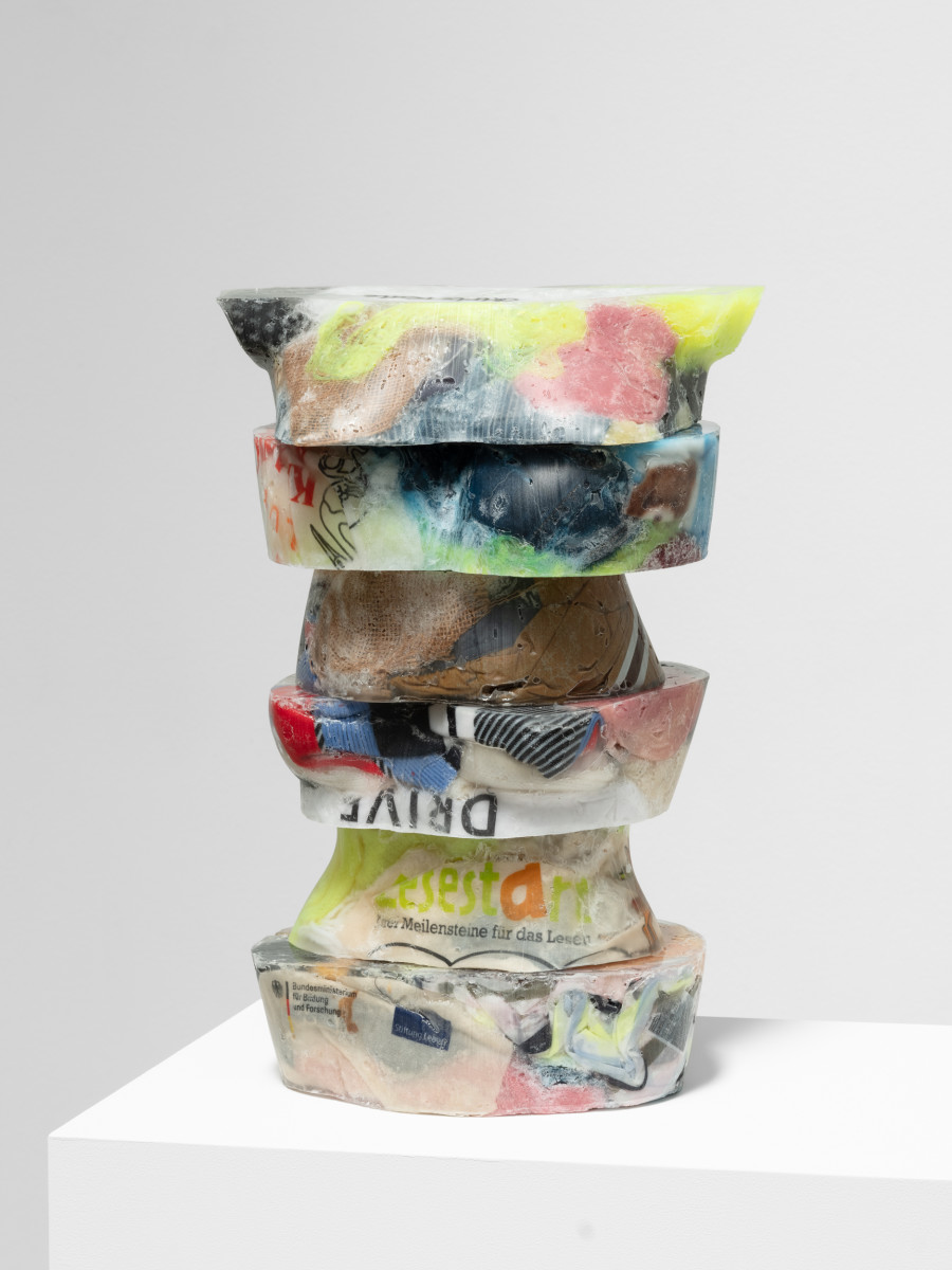 Exhibition view, Alexandra Bircken, SomaSemaSoma, Kunsthaus Biel Centre d’art Bienne, 2025. Photo credit: Lea Kunz