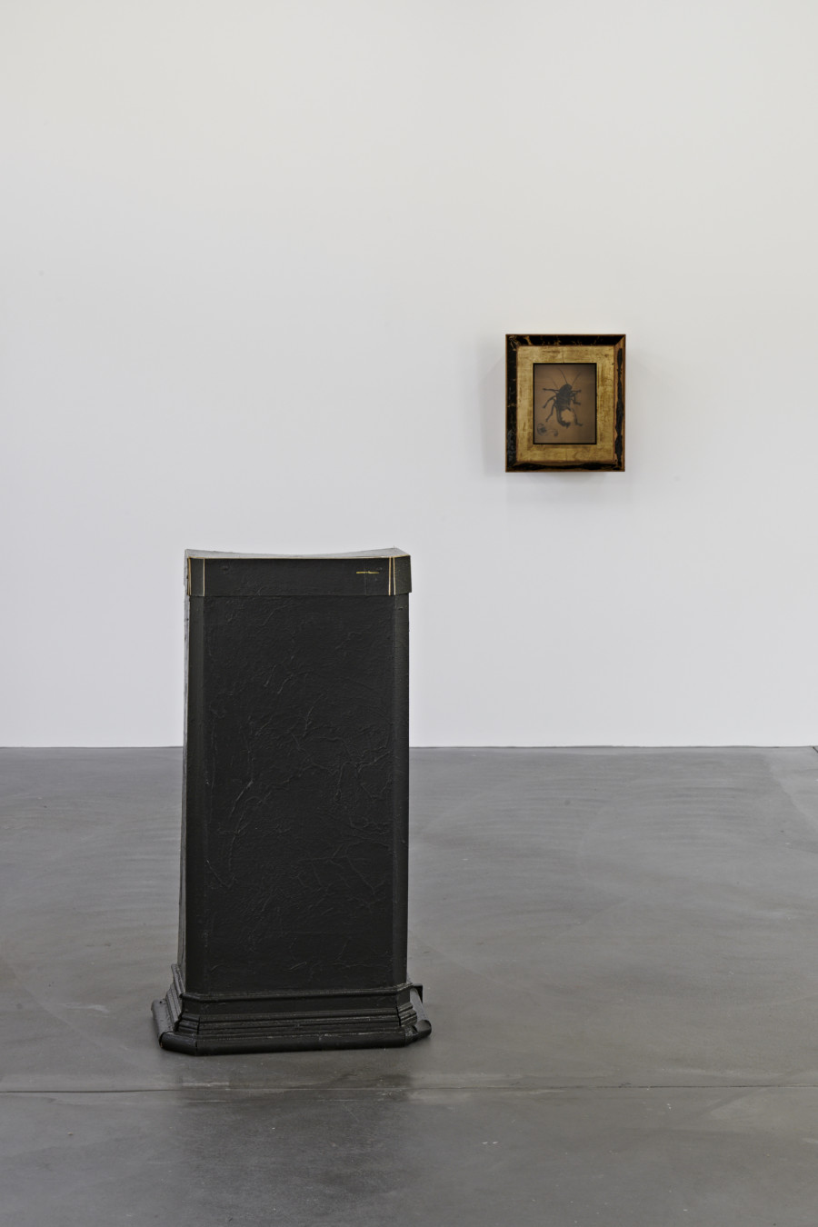 Exhibition view, Brad Kronz, Nine Types of Industrial Pollution, Kunsthalle Friart Fribourg, 2023. Photo : Guillaume Python. Courtesy of the artist and Kunsthalle Friart Fribourg
