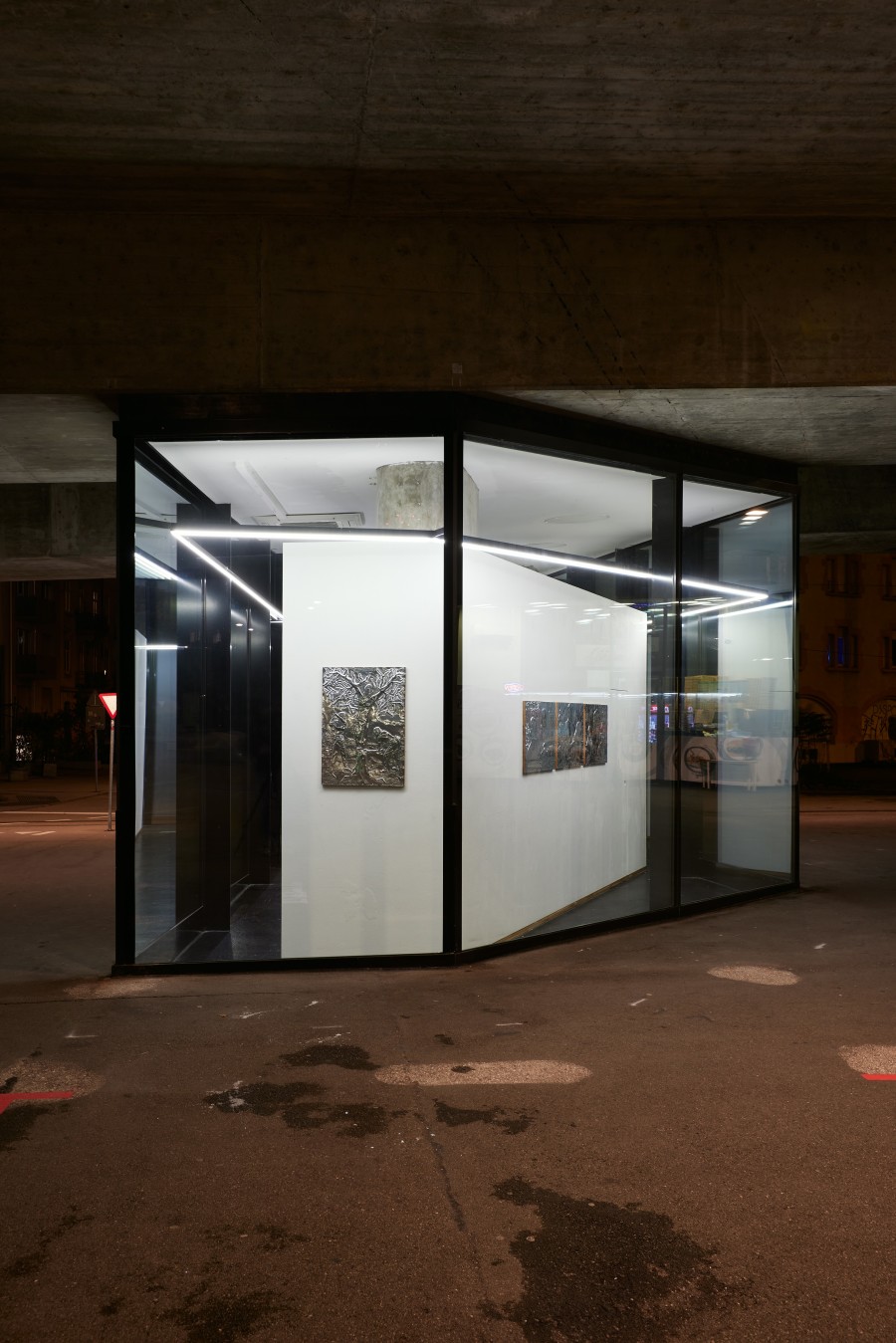 Paula Santomé, The Felling of Daphne, 2023. Installation view. VITRINE Basel. Photographer: Moritz Schermbach. Courtesy of the artist and VITRINE London/Basel.