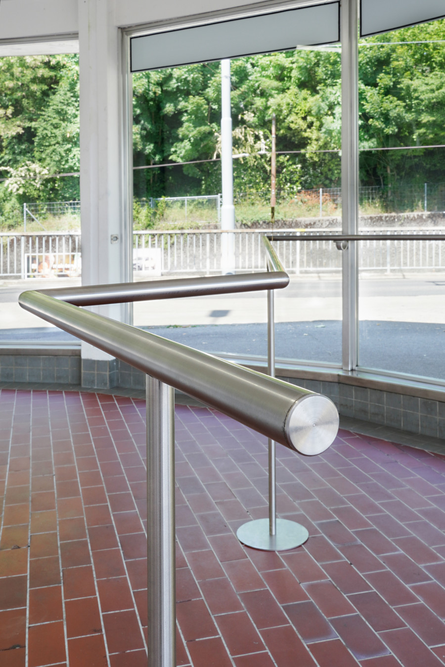 Exhibition view, Where we haven t been, 13 Vitrine, Lausanne, 2025. Una Björg Magnúsdóttir, Trace the corner, 2025, Custommade steel structure