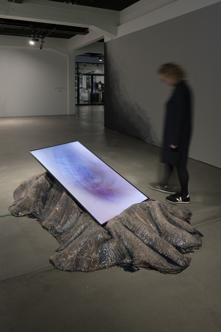 Exhibition view «Libby Heaney: Quantum Soup», 2024, HEK, photo: Franz Wamhof